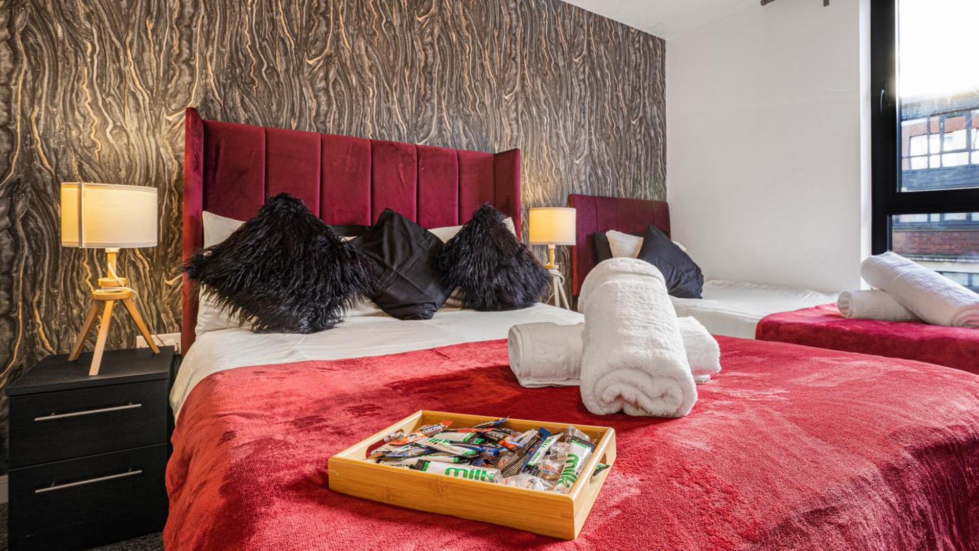 Oceanic Bliss: 2 Bed 2 Bath + Free Park + Netflix Apartment Birmingham Exterior photo